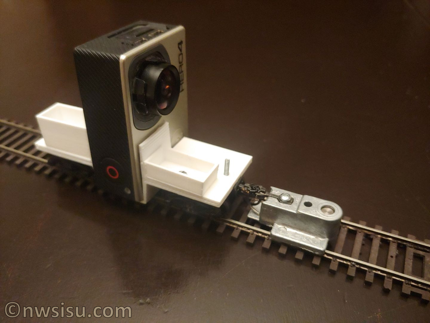 Read more about the article 3D-printed HO Model Train Camera Car